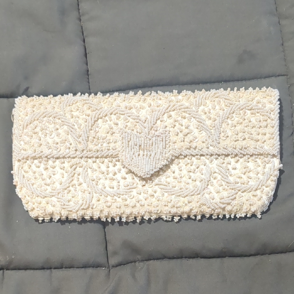 Elegant Cream Beaded Clutch